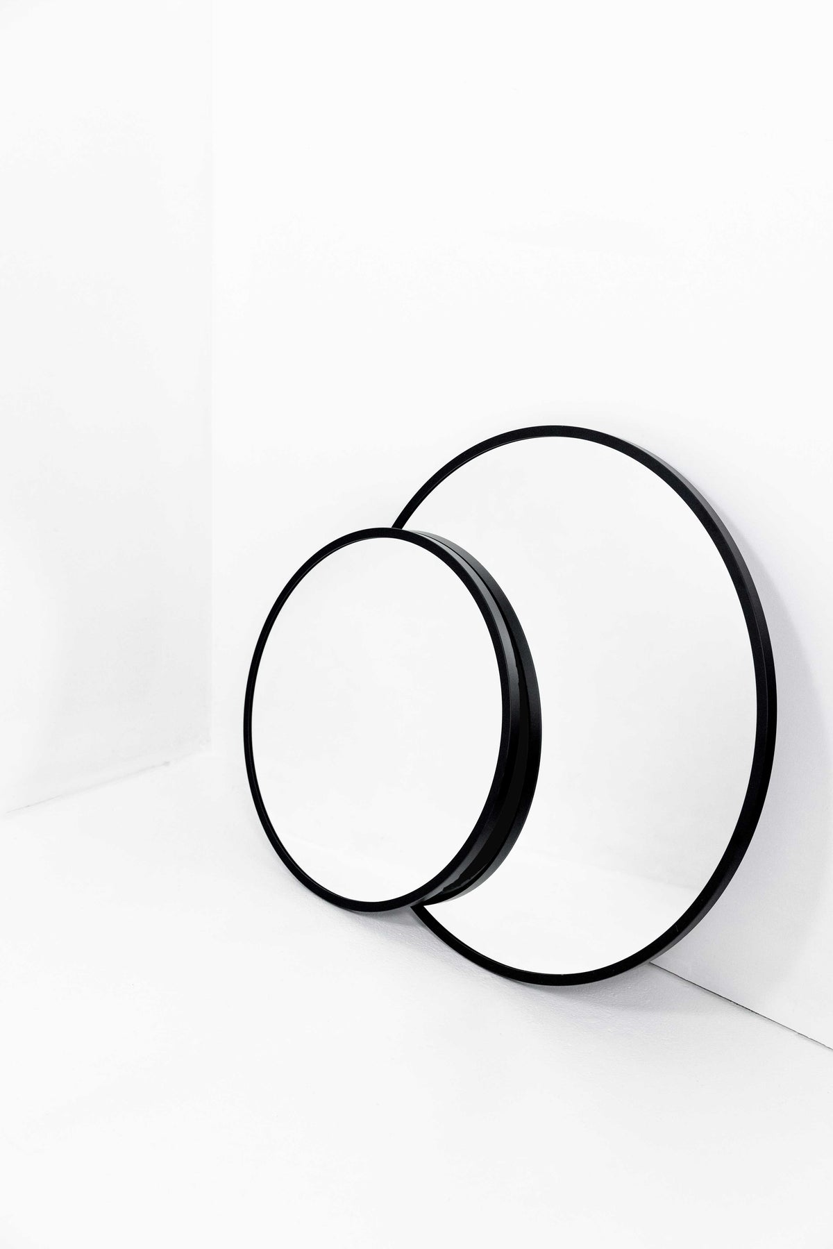 Madrid Black Round Metal Mirror 600mm or 800mm Diameter