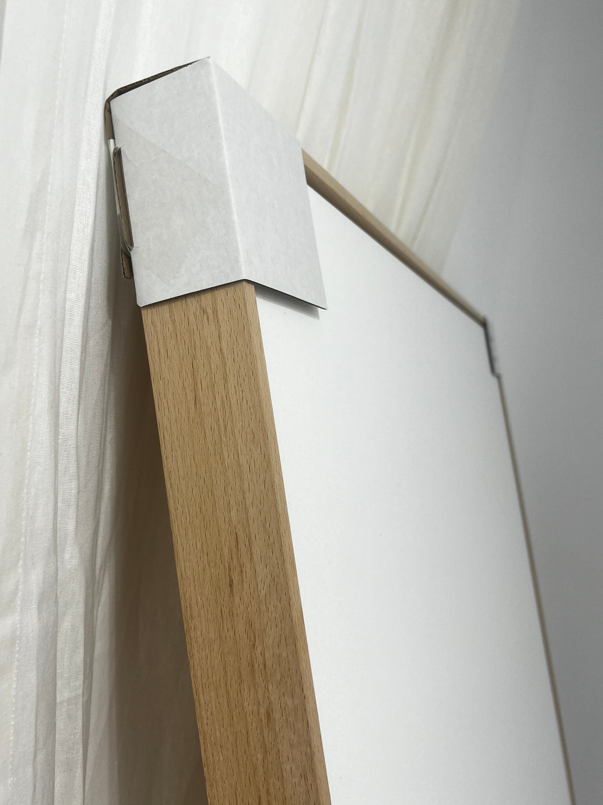 Blank canvas, timber float frame, 1000 × 1000 mm — view 3